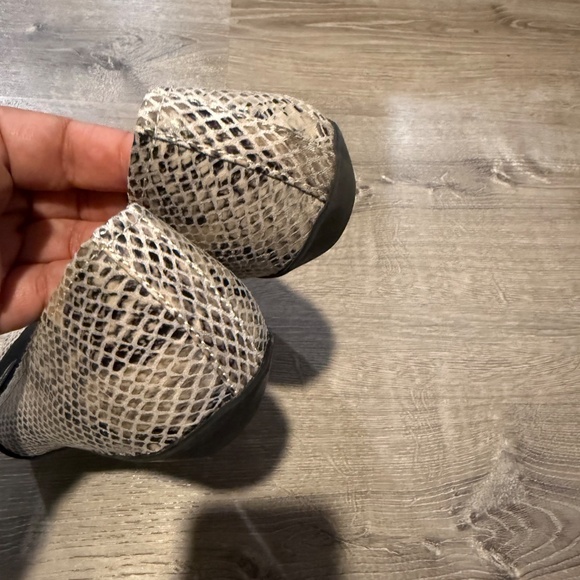 Anne Klein Snake Flat 9 EUC - Picture 4 of 11